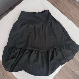 NWT Banana Republic Black Tiered Midi Skirt - Size 8